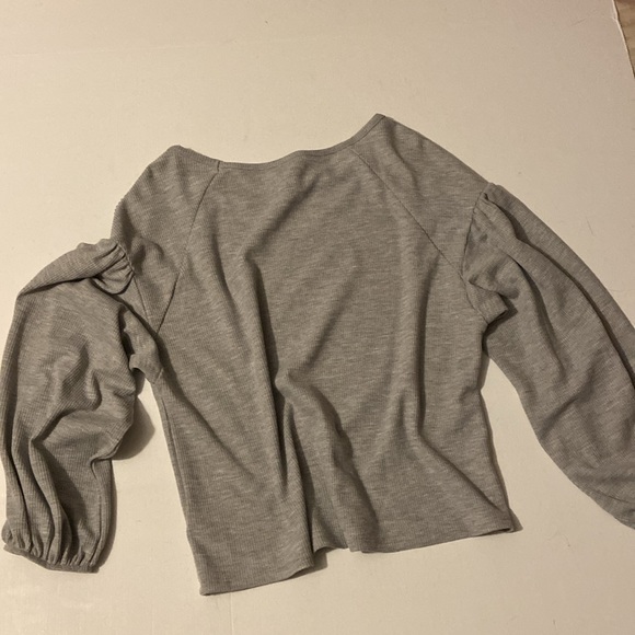 ALYA waffle shirt with bell sleeves - Picture 2 of 8